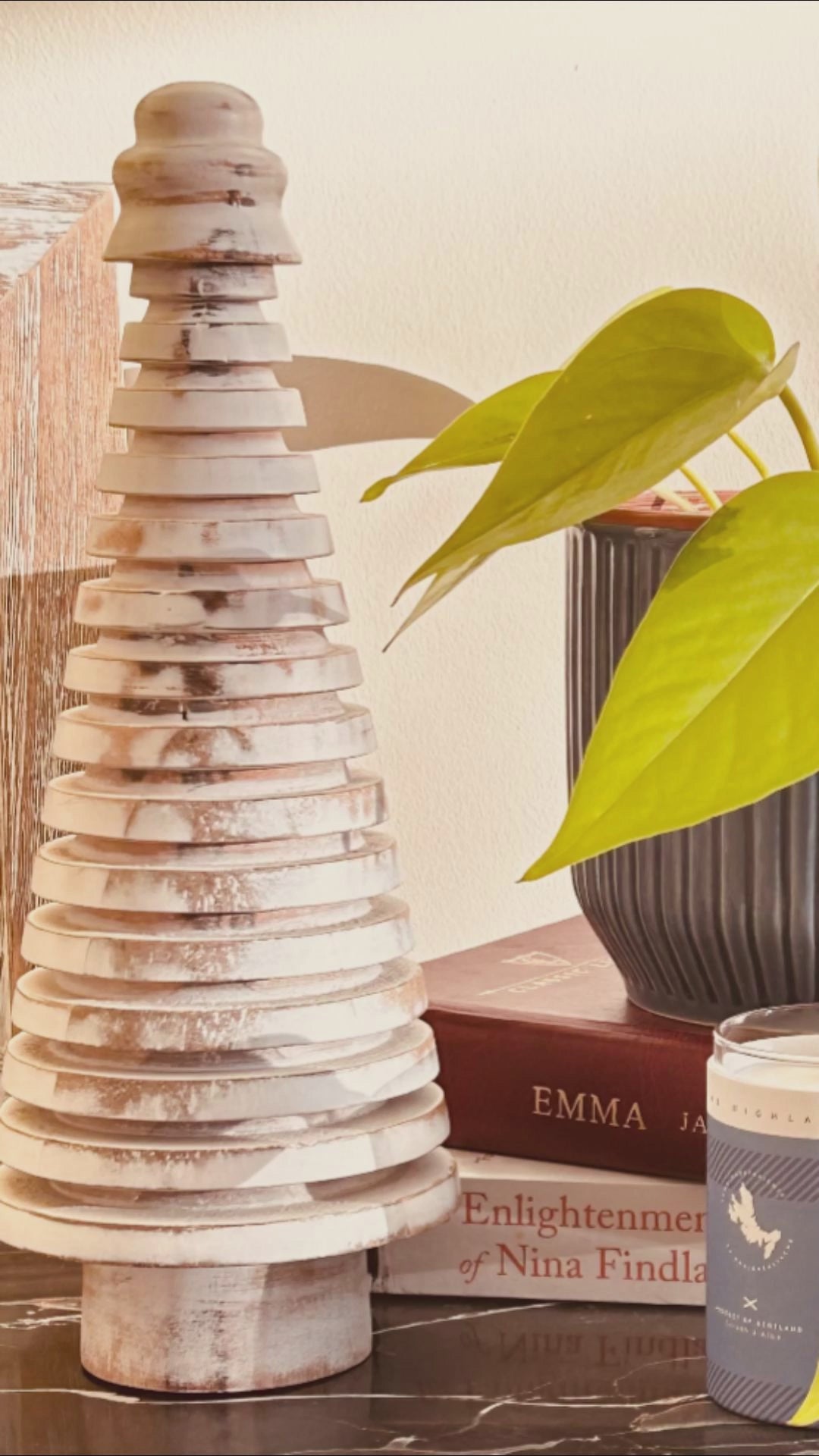 Product showcase video of Rustic White Wooden Mango Tree in circular design.